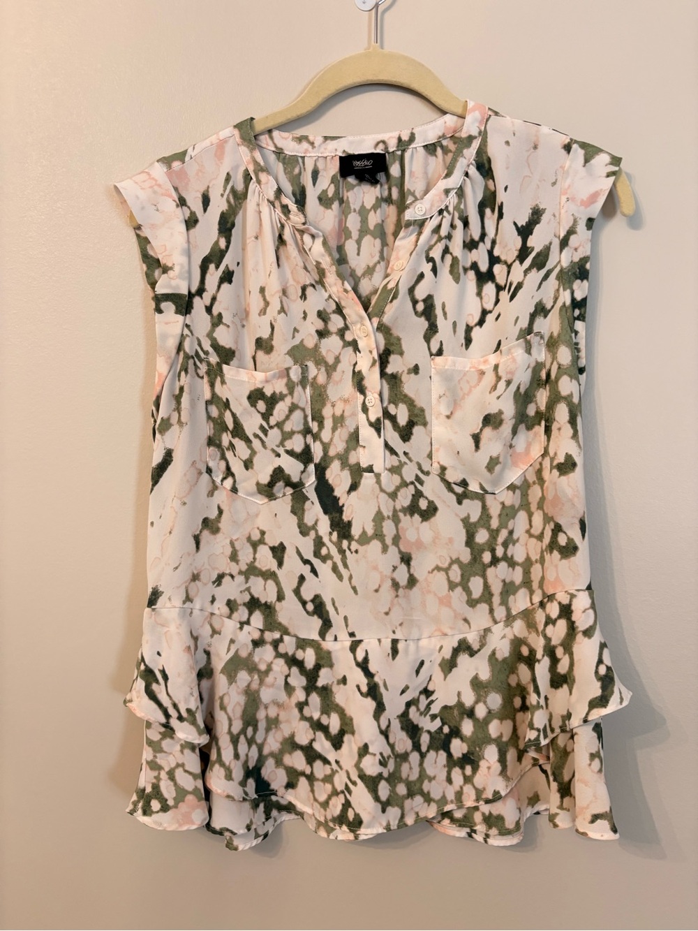 Mossimo Supply Co. Sleeveless Ruffle-Hem Blouse in Pink & Olive Womens Small